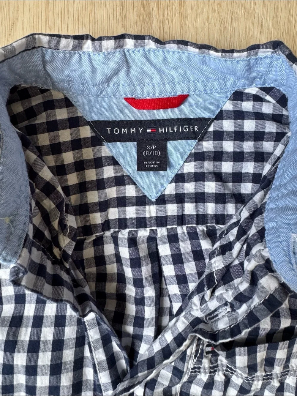 Tommy Hilfiger boys Small 8/10 long sleeve button down dress shirt navy plaid